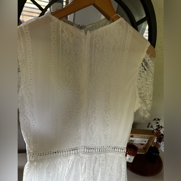 Bella Ella Boutique Make Your Heart Race Lace Dress in White - Picture 9 of 15